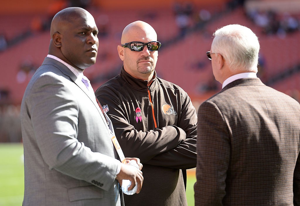 CLEVELAND, OH - OCTOBER 12:  Head coach Mike Pettine of the Cleveland Browns talks with general manager Ray Farmer (L) and owner Jimmy Haslam during warmups prior to the game against the Pittsburgh Steelers and at FirstEnergy Stadium on October 12, 2014 in Cleveland, Ohio.  (Photo by Jason Miller/Getty Images)