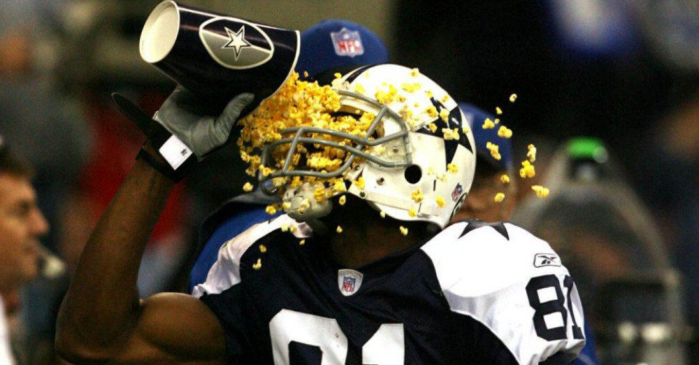 Terrell Owens with his popcorn.