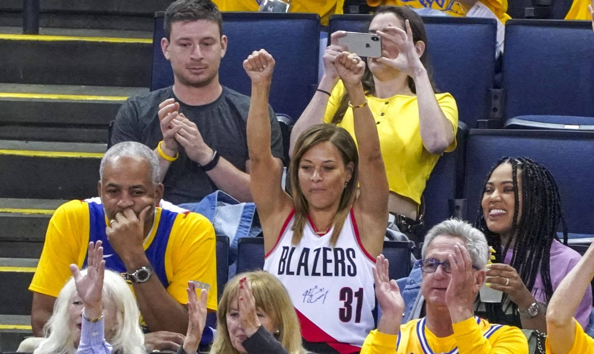 Sonya Curry, Steph's mom, filed for divorce from former NBA player...