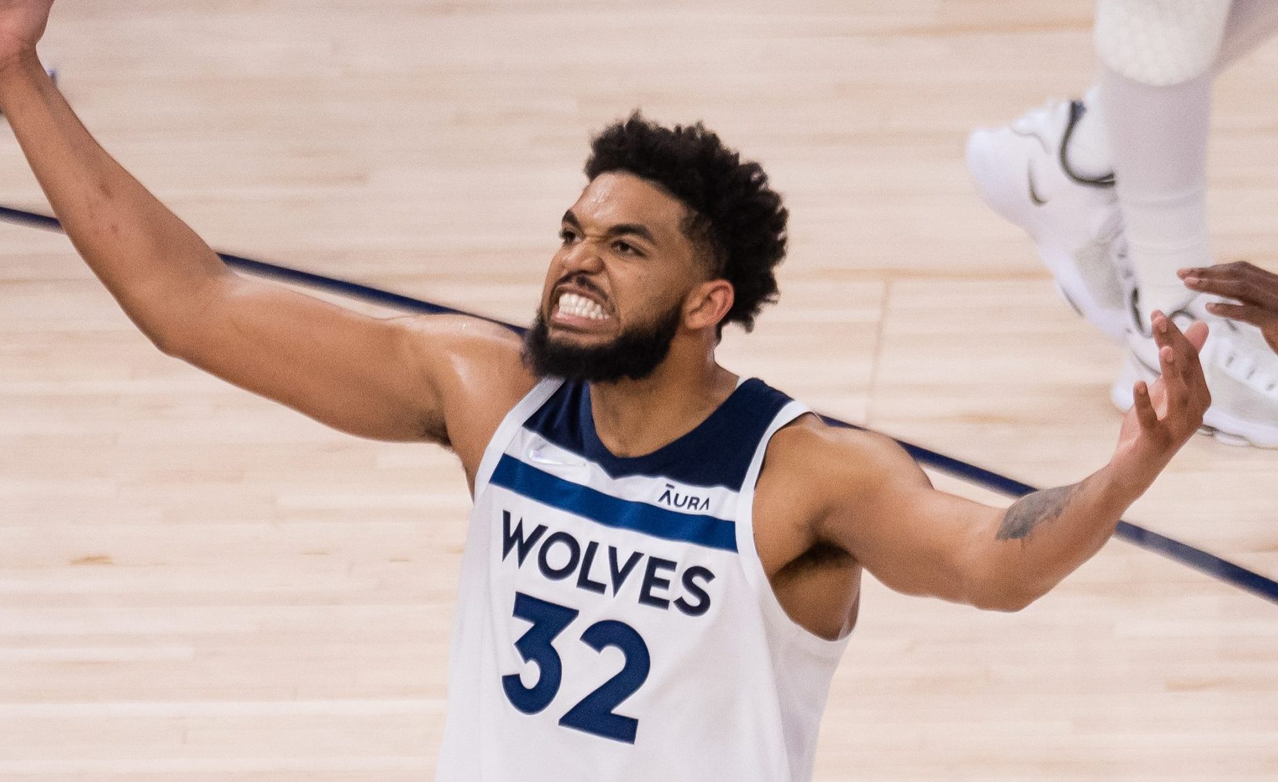 NBA world reacts to Karl-Anthony Towns stunning weight loss