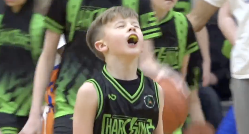 3rd grader basketball viral video (via Courtside Fims]