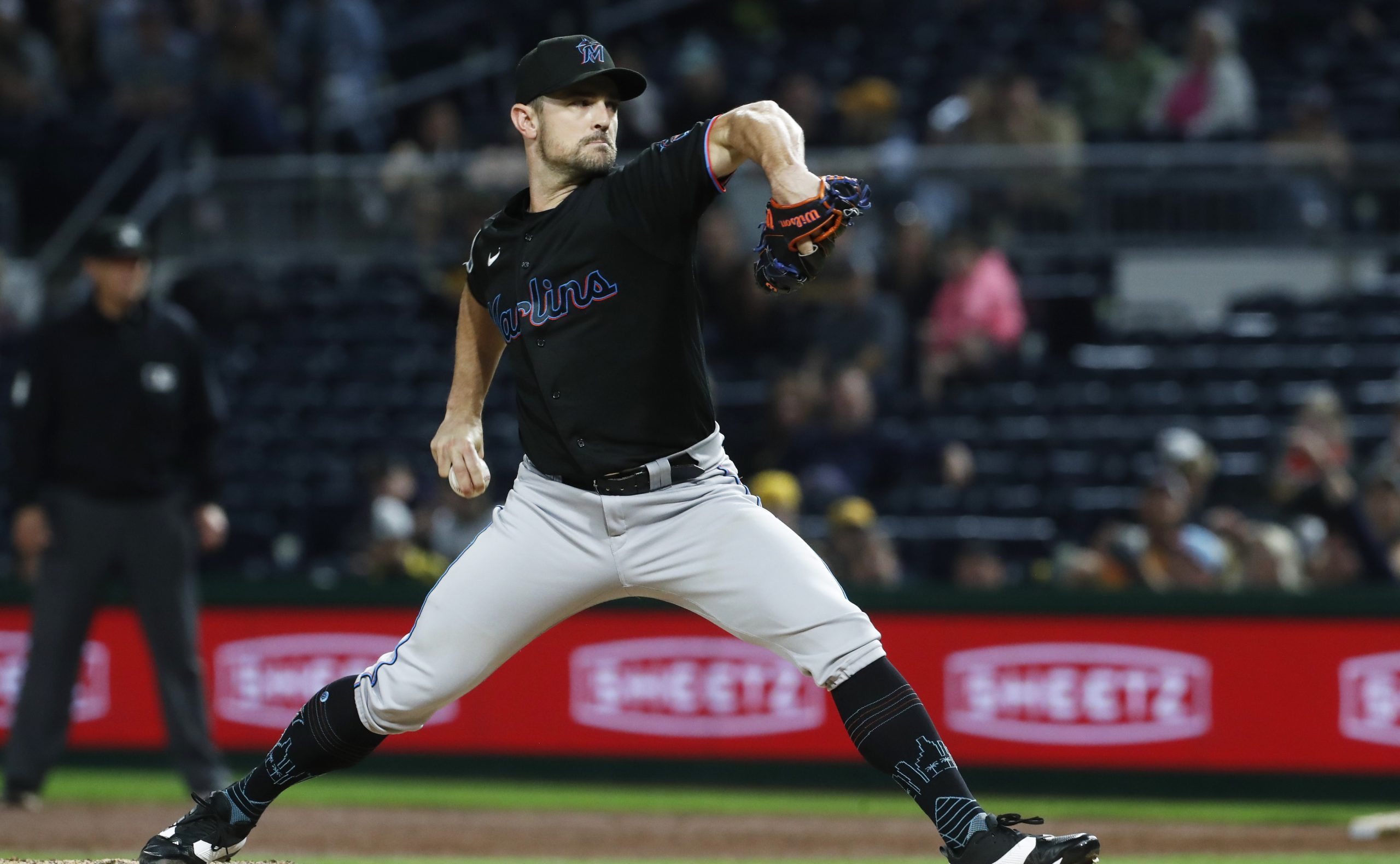 The Rangers added relief pitcher David Robertson to their bullpen on Thursday. Robertson pitched for the Mets and Marlins in 2023. Photo Credit: Charles LeClaire-USA TODAY Sports