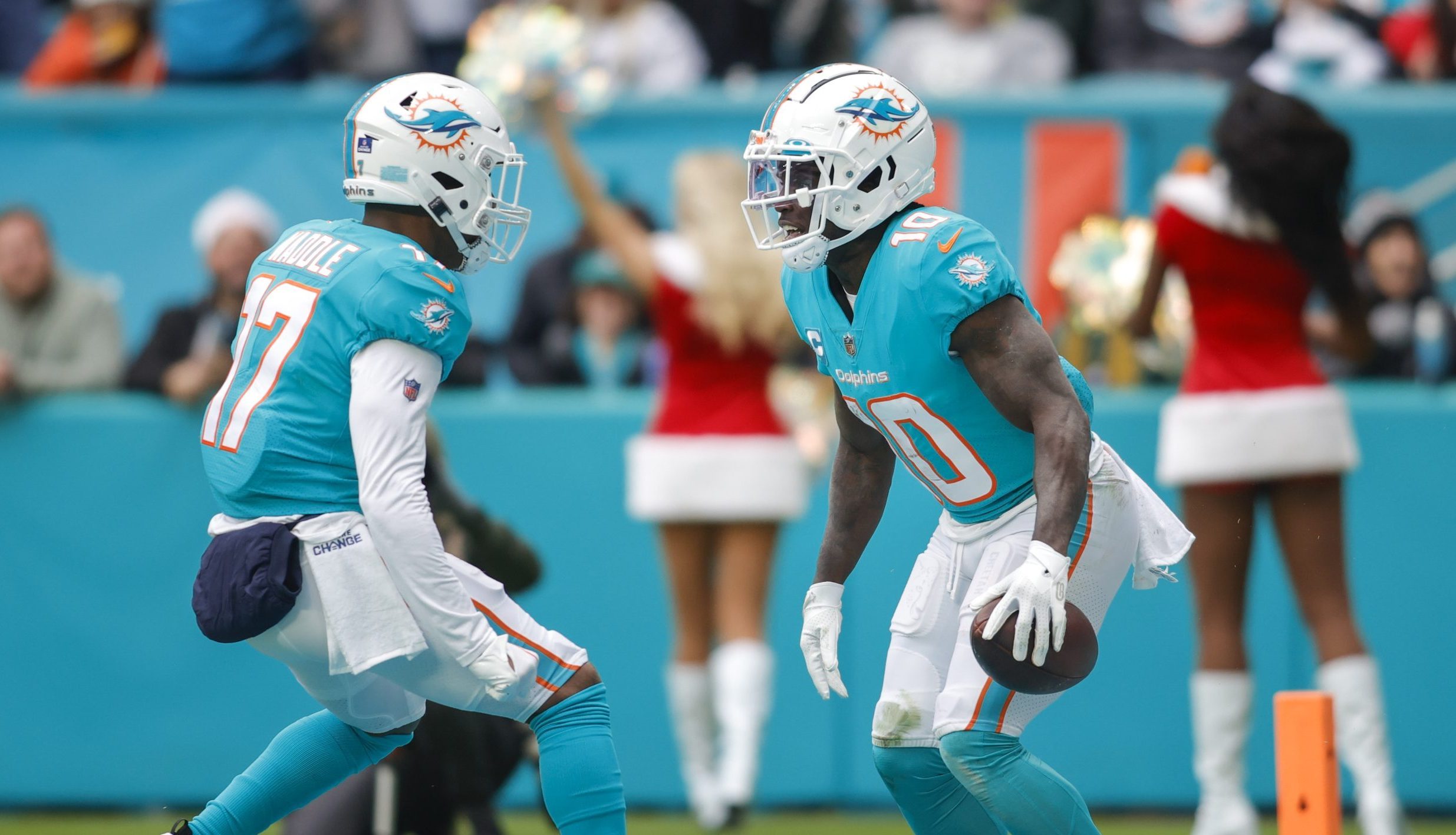 Dolphins star Tyreek Hill trolled teammates Tua Tagovailoa and Jaylen Waddle after their alma mater, Alabama, lost to Vanderbilt. Photo Credit: Sam Navarro-USA TODAY Sports