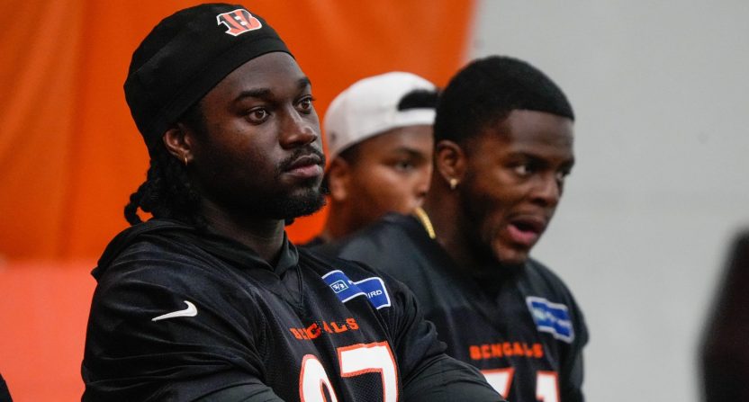Cincinnati Bengals rookie defensive end Shemar Stewart watches on amid contract standoff.