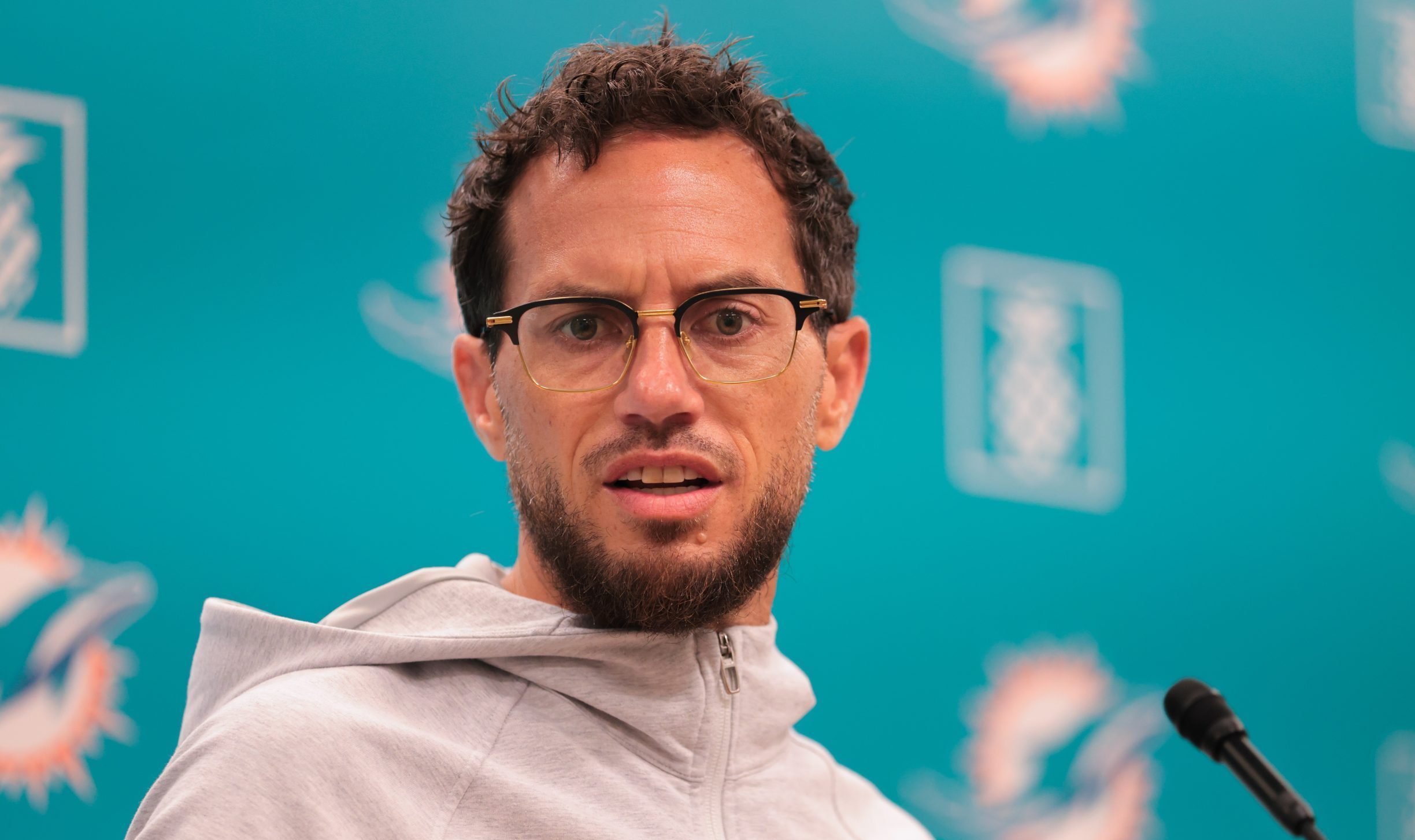 Miami Dolphins head coach Mike McDaniel meets with the media. Credit: Sam Navarro-Imagn Images