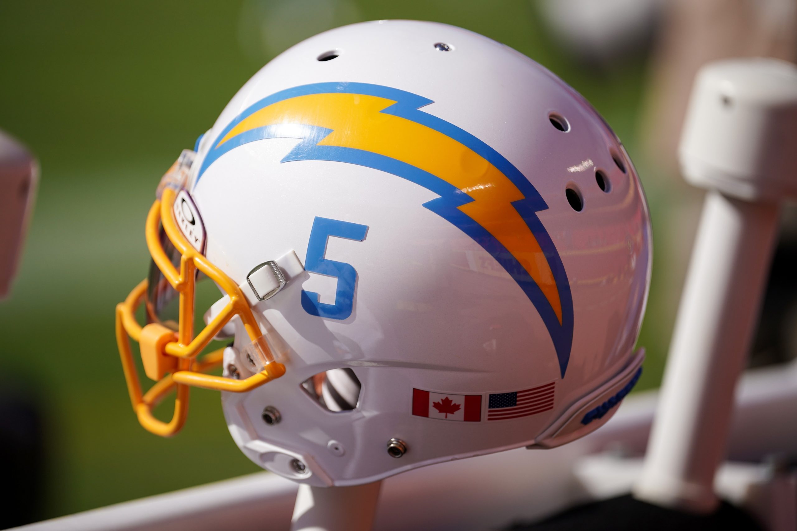 NFL world reacts to horrible Chargers news