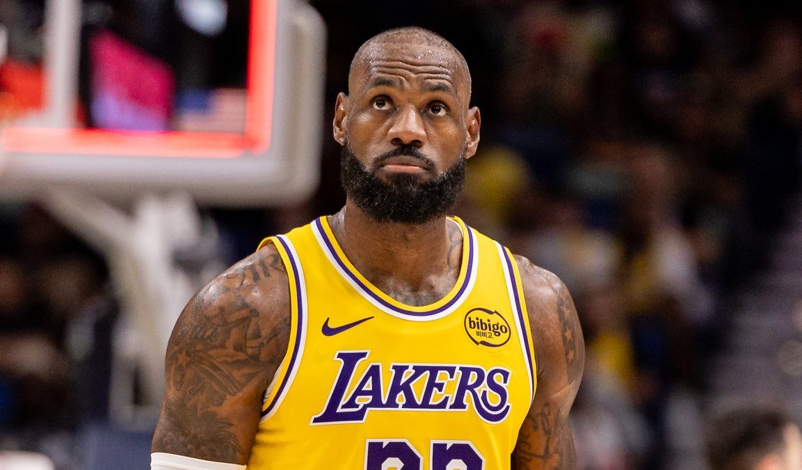 NBA world reacts to horrible LeBron James news