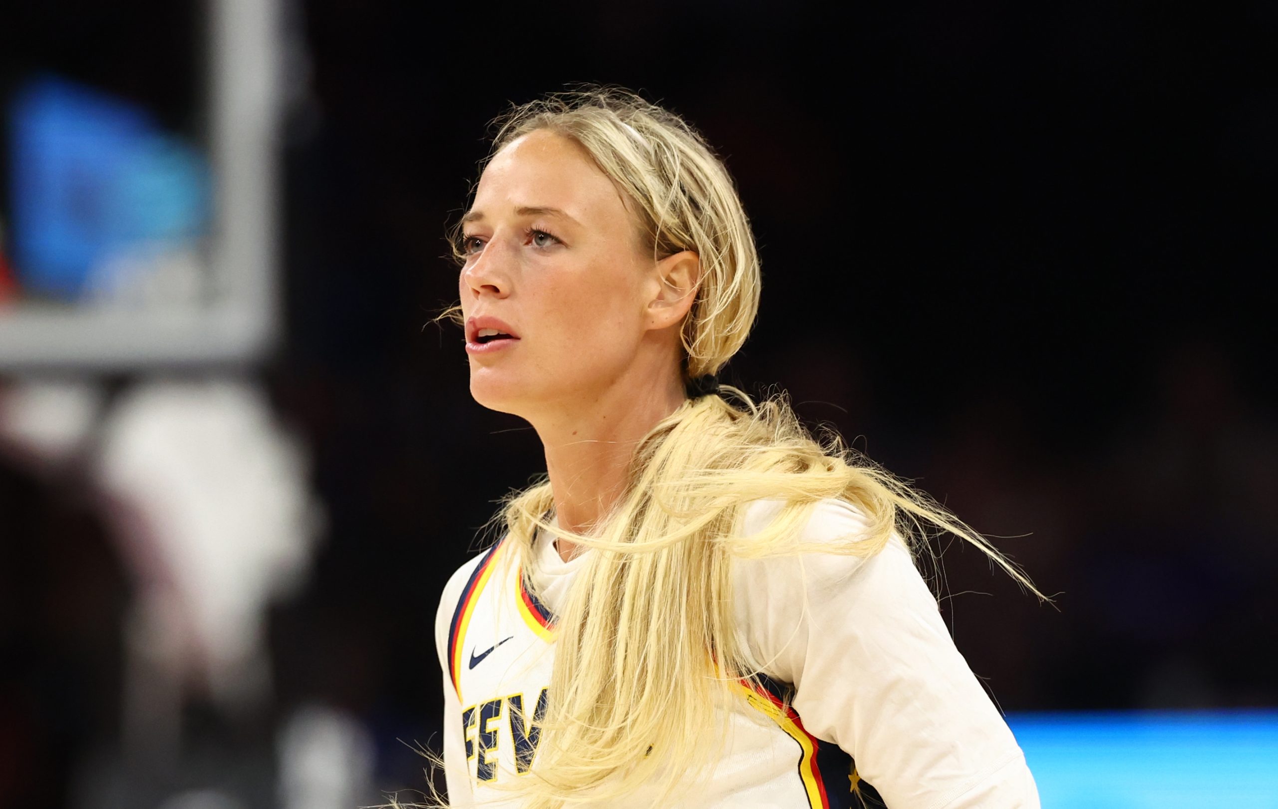 ‘Boycott this league’: Outrage after fan forced to remove sign supporting Sophie Cunningham