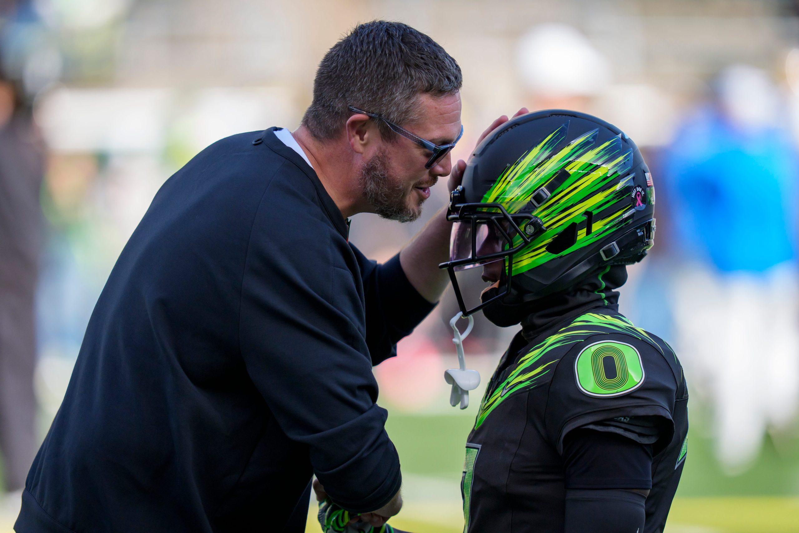Oregon wide receiver Evan Stewart