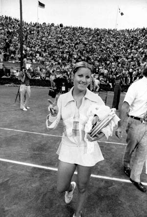 Chris Evert won three of her Open Era-record six U.S. Open singles titles during the years of Har-Tru clay at the old West Side Tennis Club in Forest Hills, N.Y. Evert maxed out on clay before the move to hardcourts at the USTA National Tennis Center in 1978.