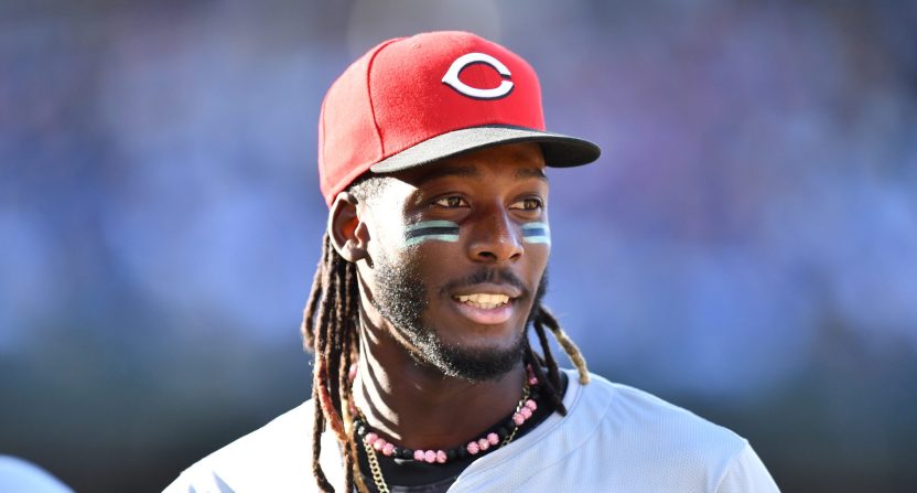 Cincinnati Reds star Elly De La Cruz on the field.