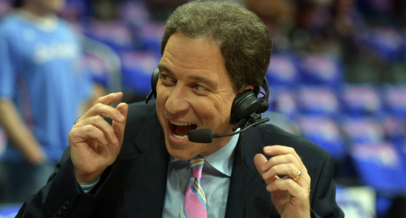 Kevin Harlan's Amazing Play-by-Play of a Fan on the Field