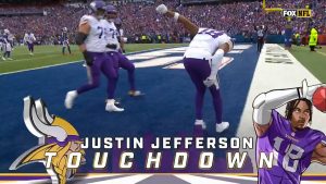 Justin Jefferson fakes hamstring injury