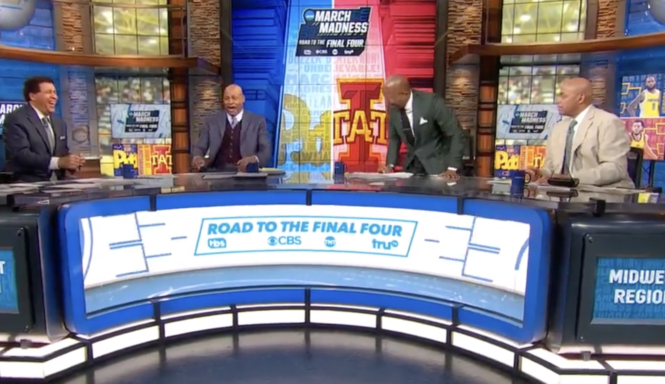 Charles Barkley says he used to shower in uniforms and Clark Kellogg can't stop laughing.