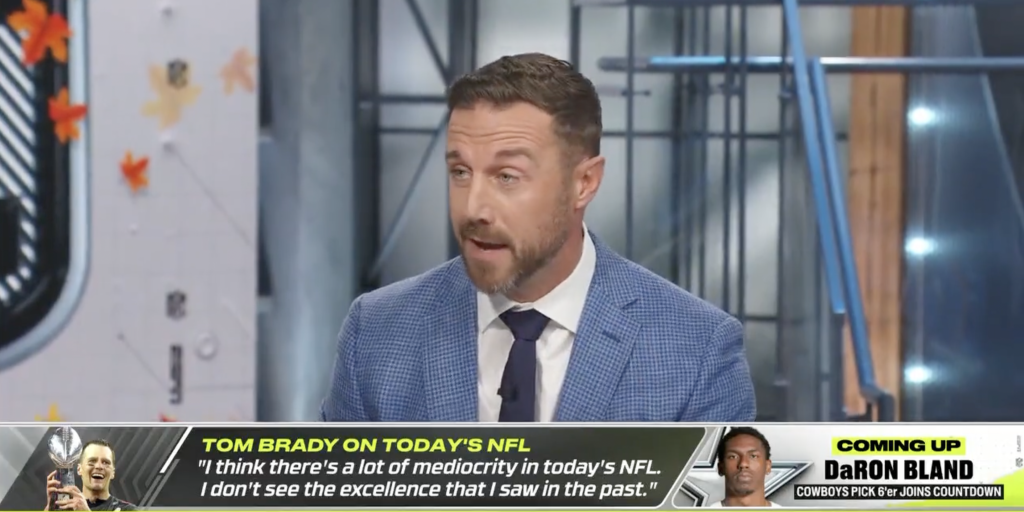 ESPN re-signs Alex Smith to new deal