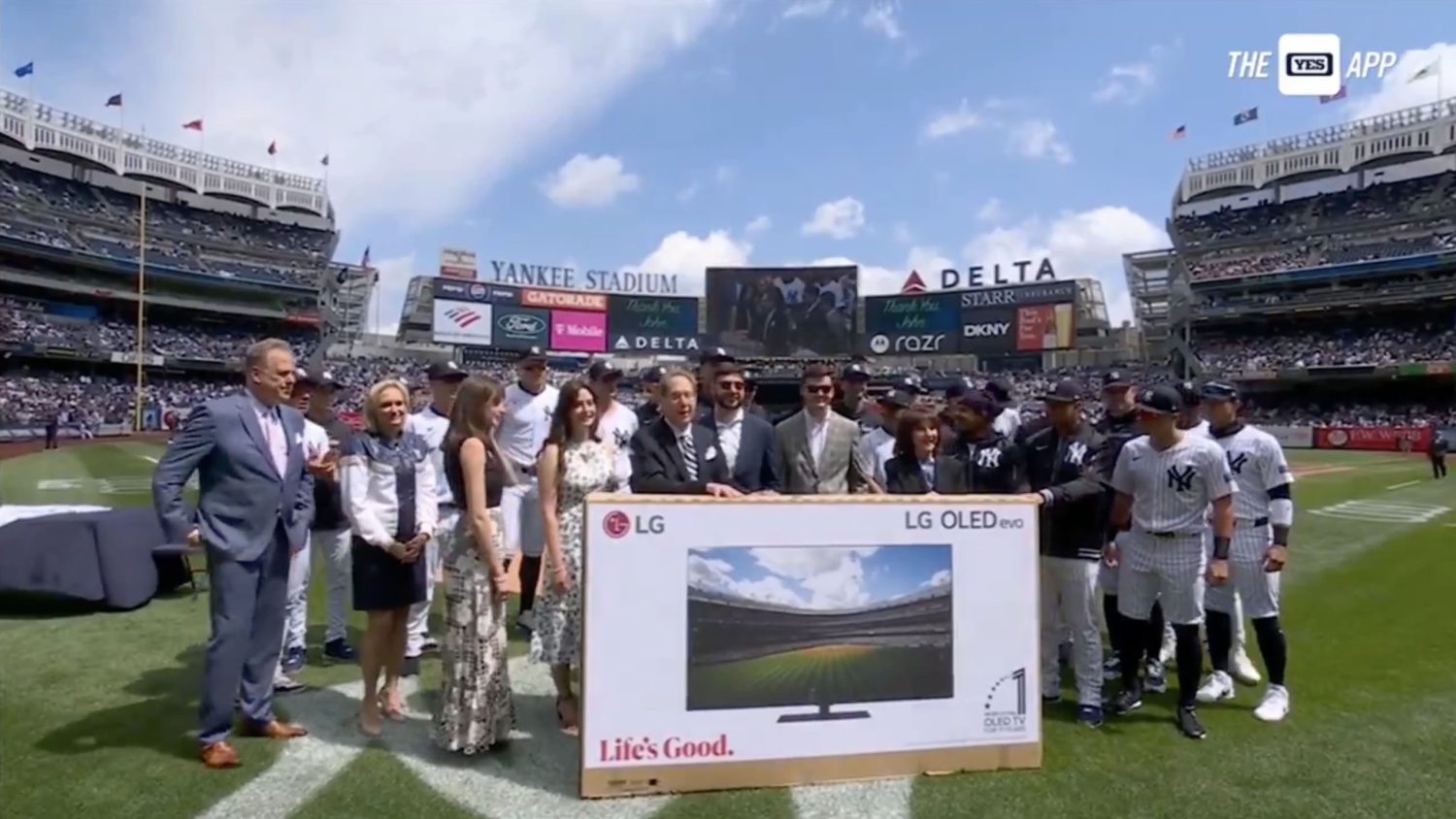 Yankees give John Sterling 83-inch TV