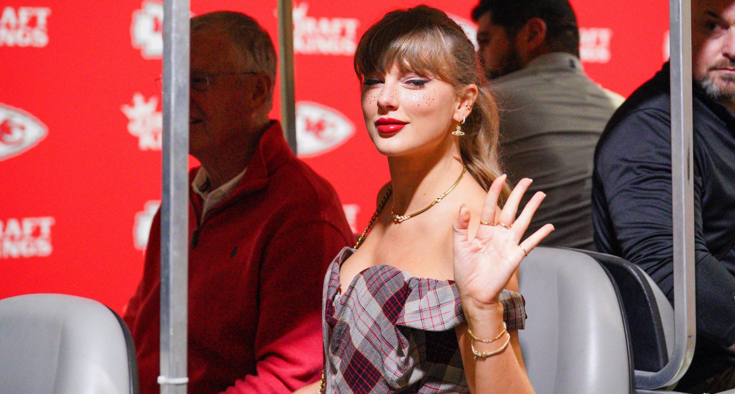 Oct 7, 2024; Kansas City, Missouri, USA; Recording artist Taylor Swift enters the stadium via a player’s tunnel prior to a game against the New Orleans Saints at GEHA Field at Arrowhead Stadium. Mandatory Credit: Denny Medley-Imagn Images