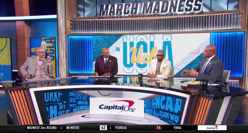 Ernie Johnson, Clark Kellogg. Kenny Smith and Charles Barkley discuss whether they ever think about playing college sports with NIL and the transfer portal. Photo Credit: CBS