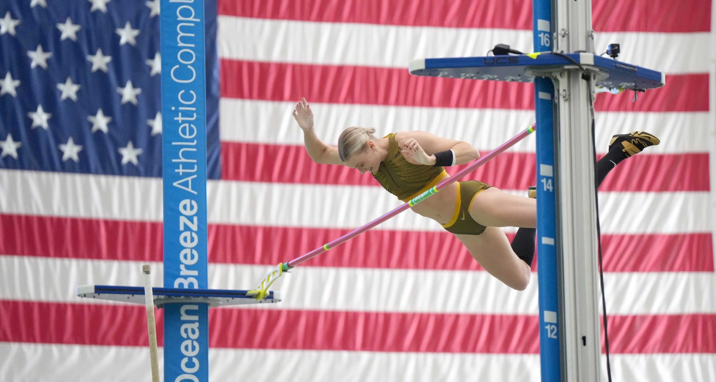 Katie Moon aka Katie Nageotte wins the women's pole vault