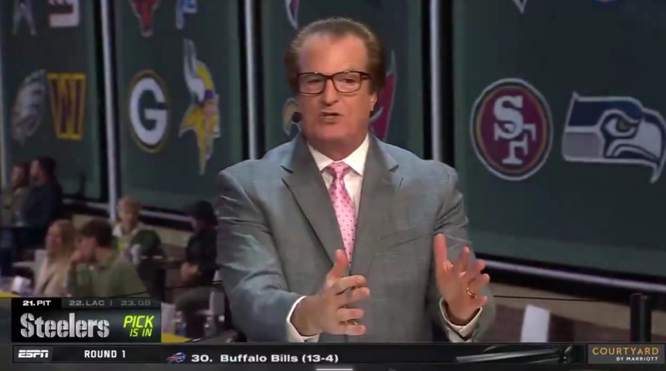 Mel Kiper Jr. discusses the Pittsburgh Steelers as a landing spot for Shedeur Sanders, moments before they took Oregon defensive tackle Derrick Harmon. Photo Credit: ESPN