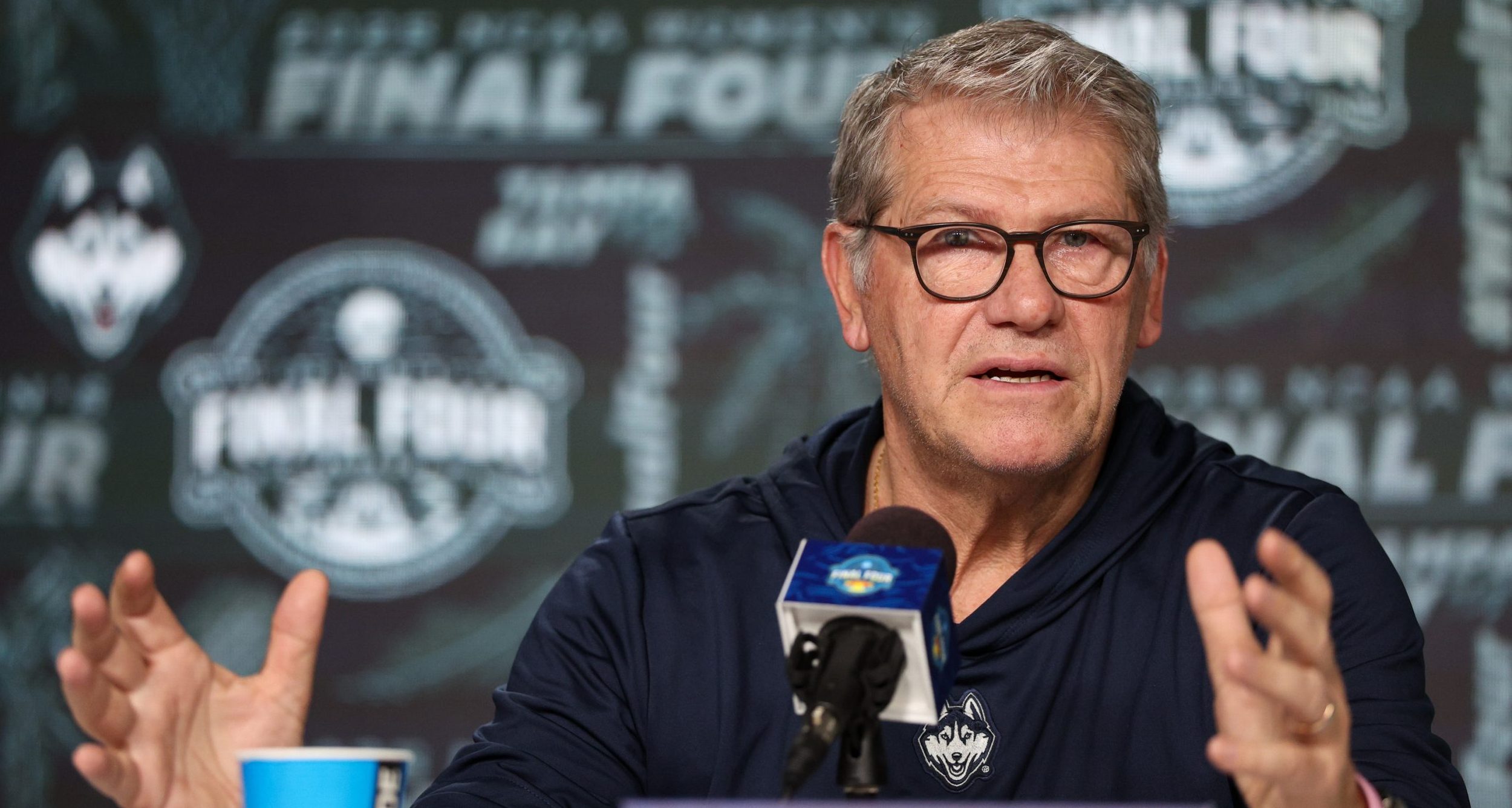 UConn Huskies head coach Geno Auriemma