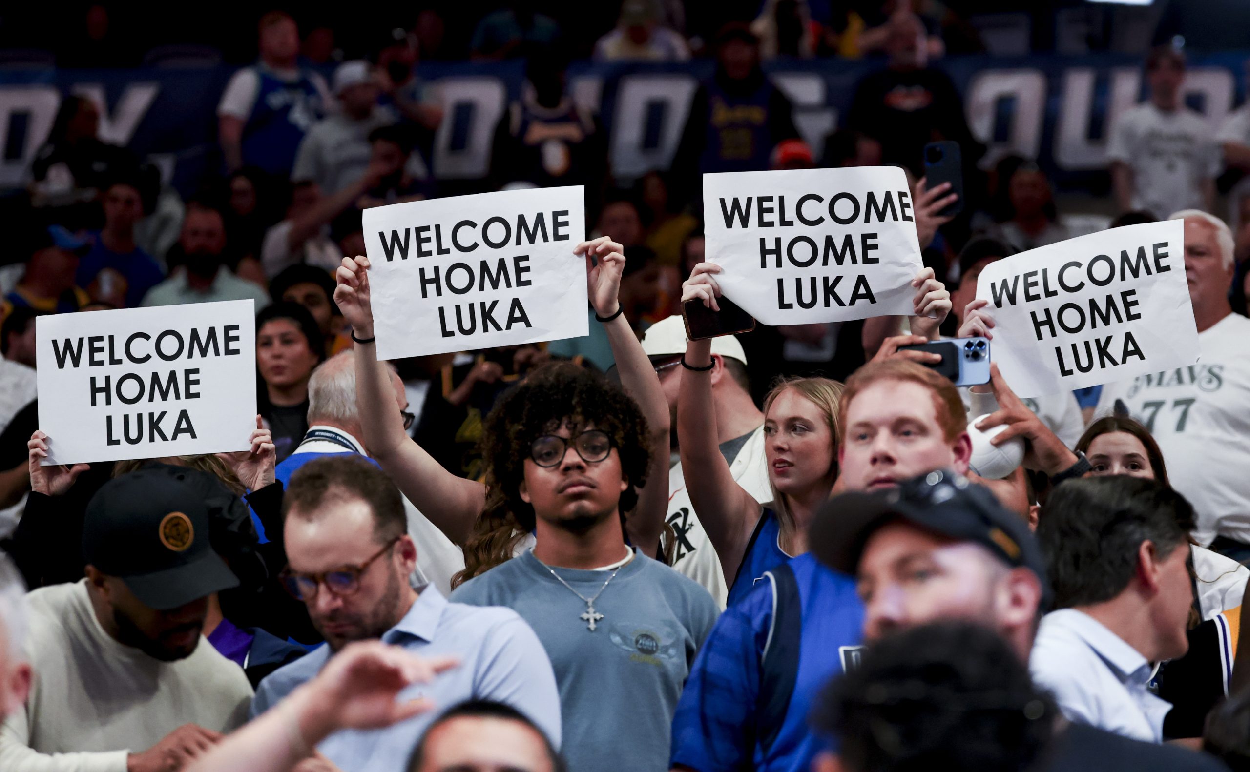 ESPN commentators Doris Burke and Mike Breen had a blunt reaction to the frustration of Mavericks fans in Luka Dončić's return to Dallas. Mandatory Credit: Kevin Jairaj-Imagn