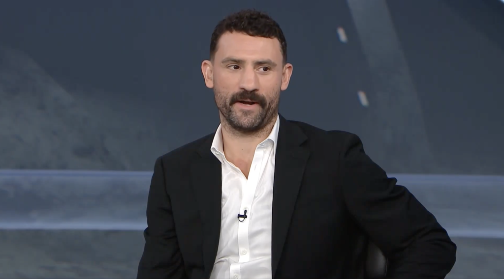 Paul Bissonnette roasts ‘jock-sniffer’ PFT Commenter during Capitals-Hurricanes intermission
