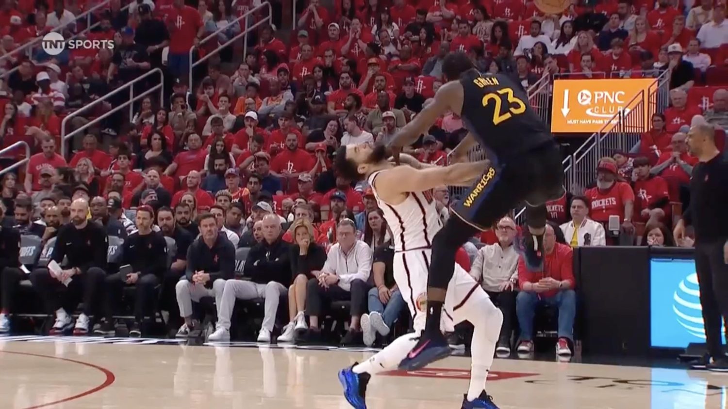 Draymond Green hits Fred VanVleet