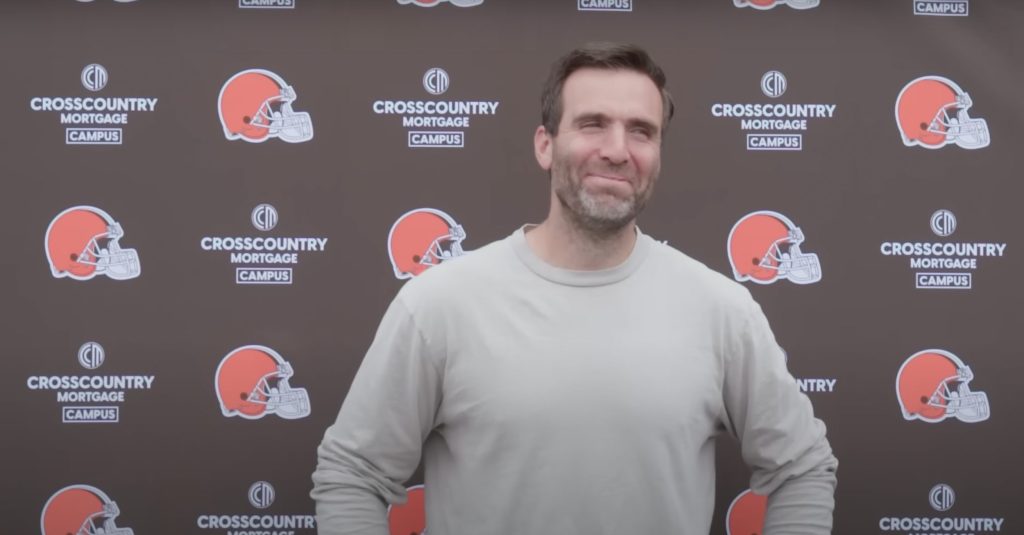 Joe Flacco throws mentor question right back at media