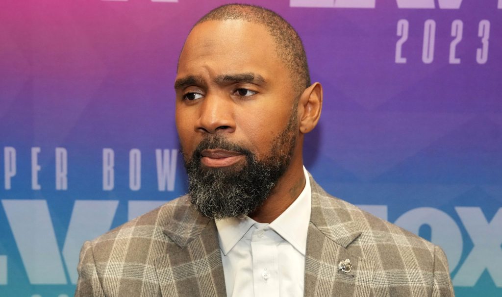 Charles Woodson will face Tom Brady-like restrictions after buying Browns ownership stake