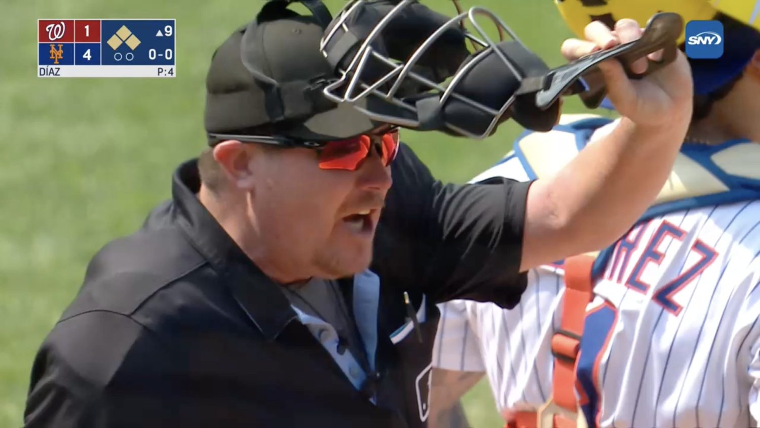 MLB umpire Chad Whitson yelling at Mets manager Carlos Mendoza
