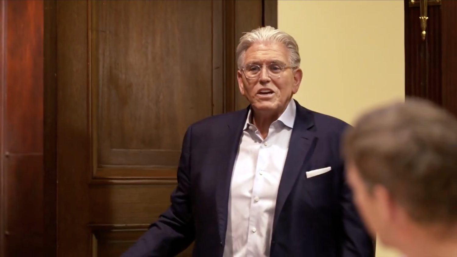 Mike Francesa walks in on Giants meeting