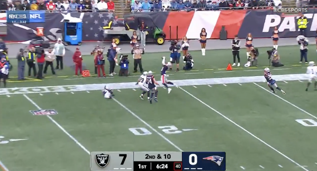 Adam Archuleta delivers announcer jinx attempting to praise Geno Smith in Raiders debut