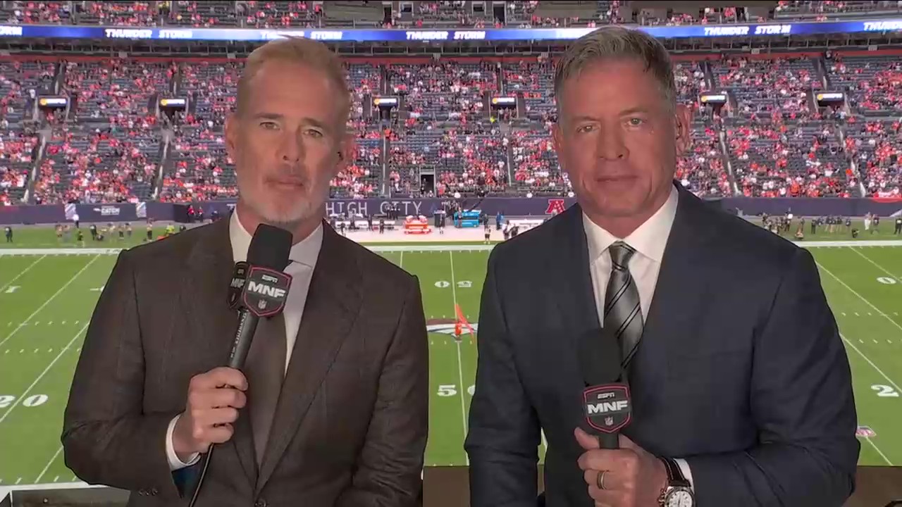 MNF broadcast included Joe Buck singing along to ‘Let It Whip’