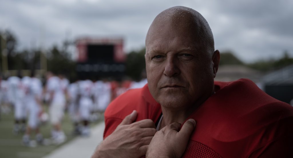 Michael Chiklis tackles an unlikely true football story in ‘The Senior’