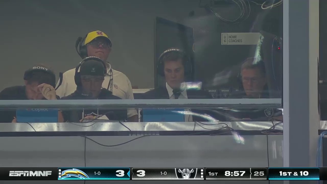 Joe Buck: Raiders ‘weren’t happy’ ESPN showed Tom Brady in their coaches’ box