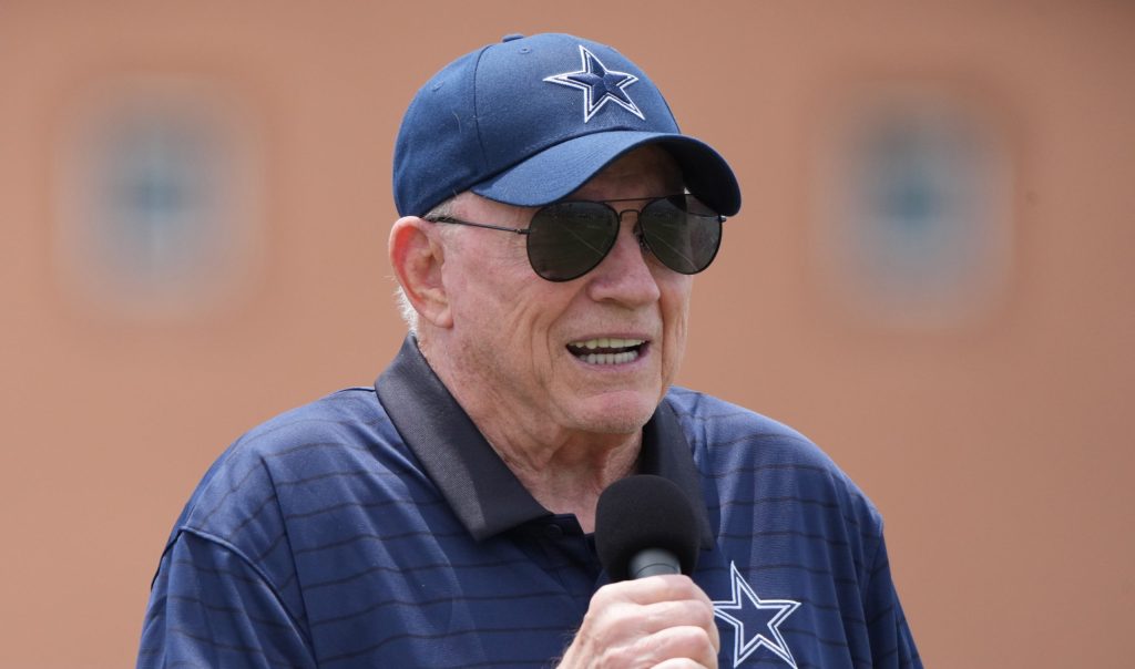 Jerry Jones discussed Micah Parsons trade negotiations with Jets during ESPN New York interview