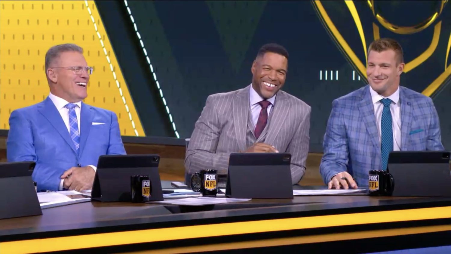 Michael Strahan pokes fun at Terry Bradshaw’s on-air blunder
