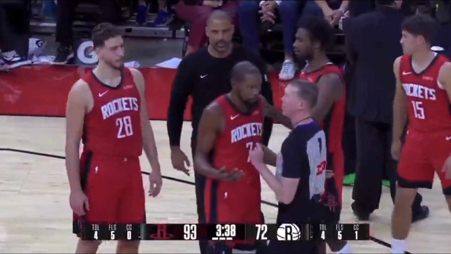 Kevin Durant caught on hot mic while arguing with referee