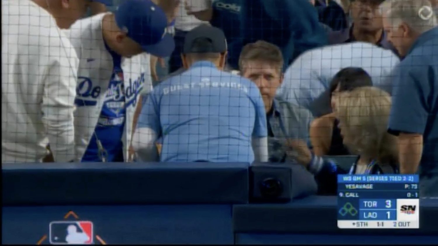 Buck Martinez has blunt reaction to Dodgers fan getting hit with foul ball