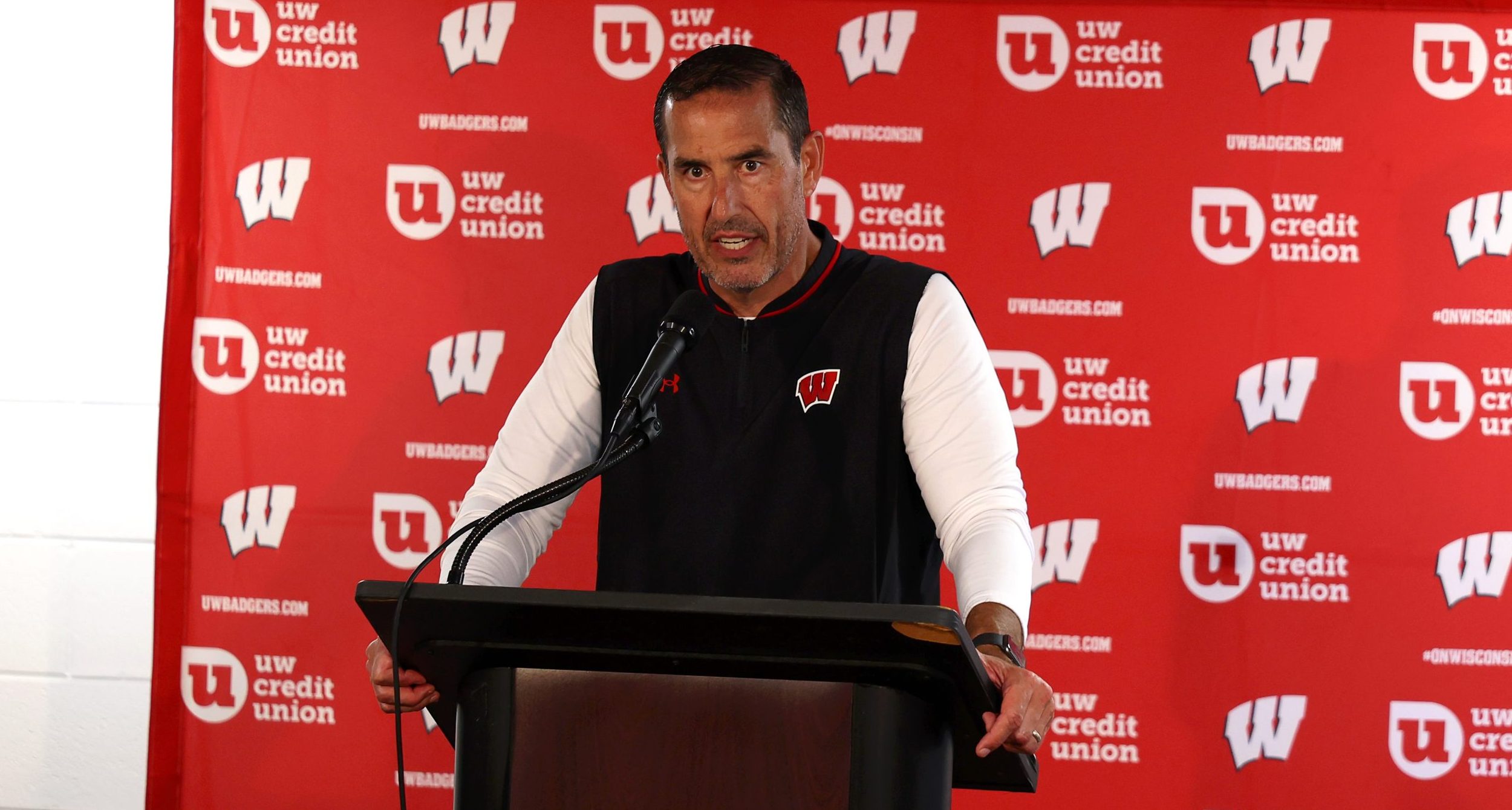 Luke Fickell refutes The Athletic reporter suggesting Wisconsin banned NFL scouts from practice