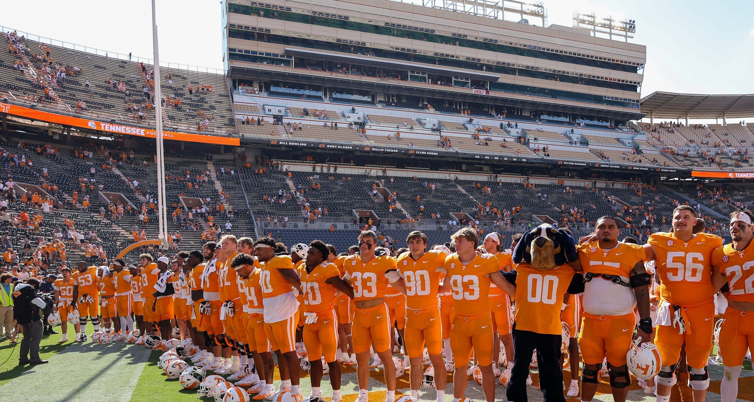 Oklahoma announcer apologizes after blasting Tennessee over Spanish radio booth