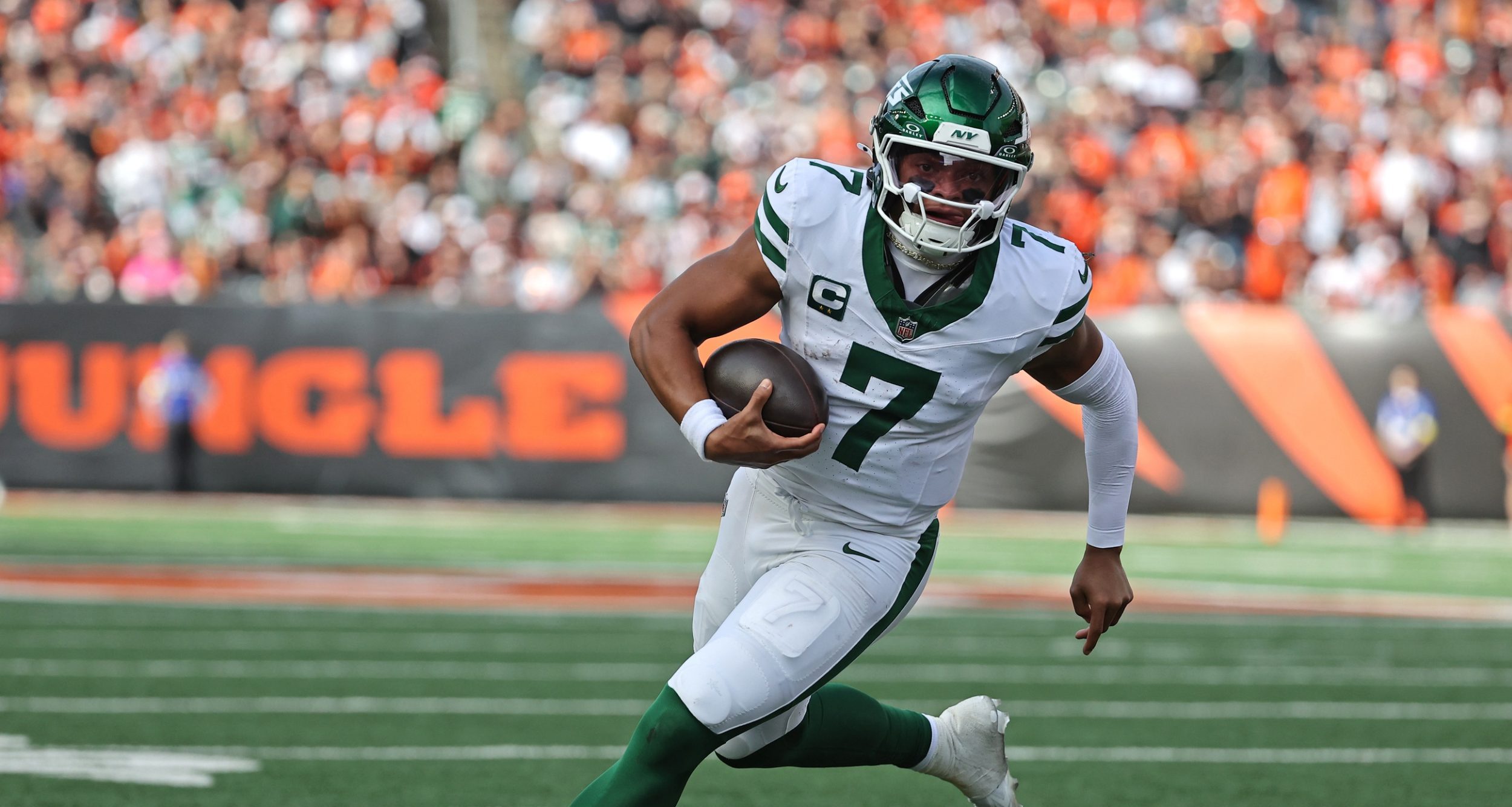 Justin Fields rebukes Woody Johnson following Jets win: ‘That’s outside noise’