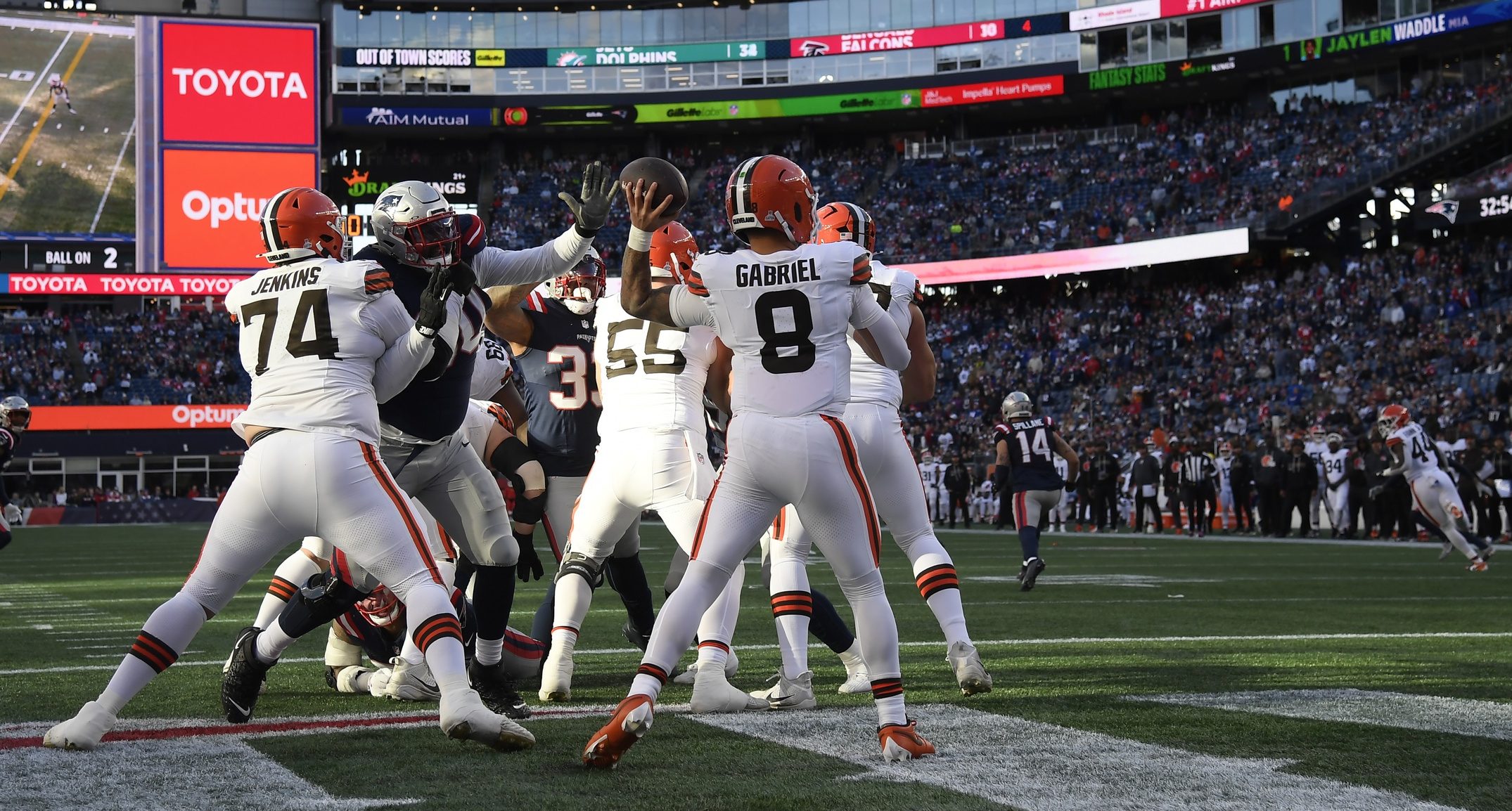 Cleveland radio hosts: Dillon Gabriel safety was worse than Dan Orlovsky’s