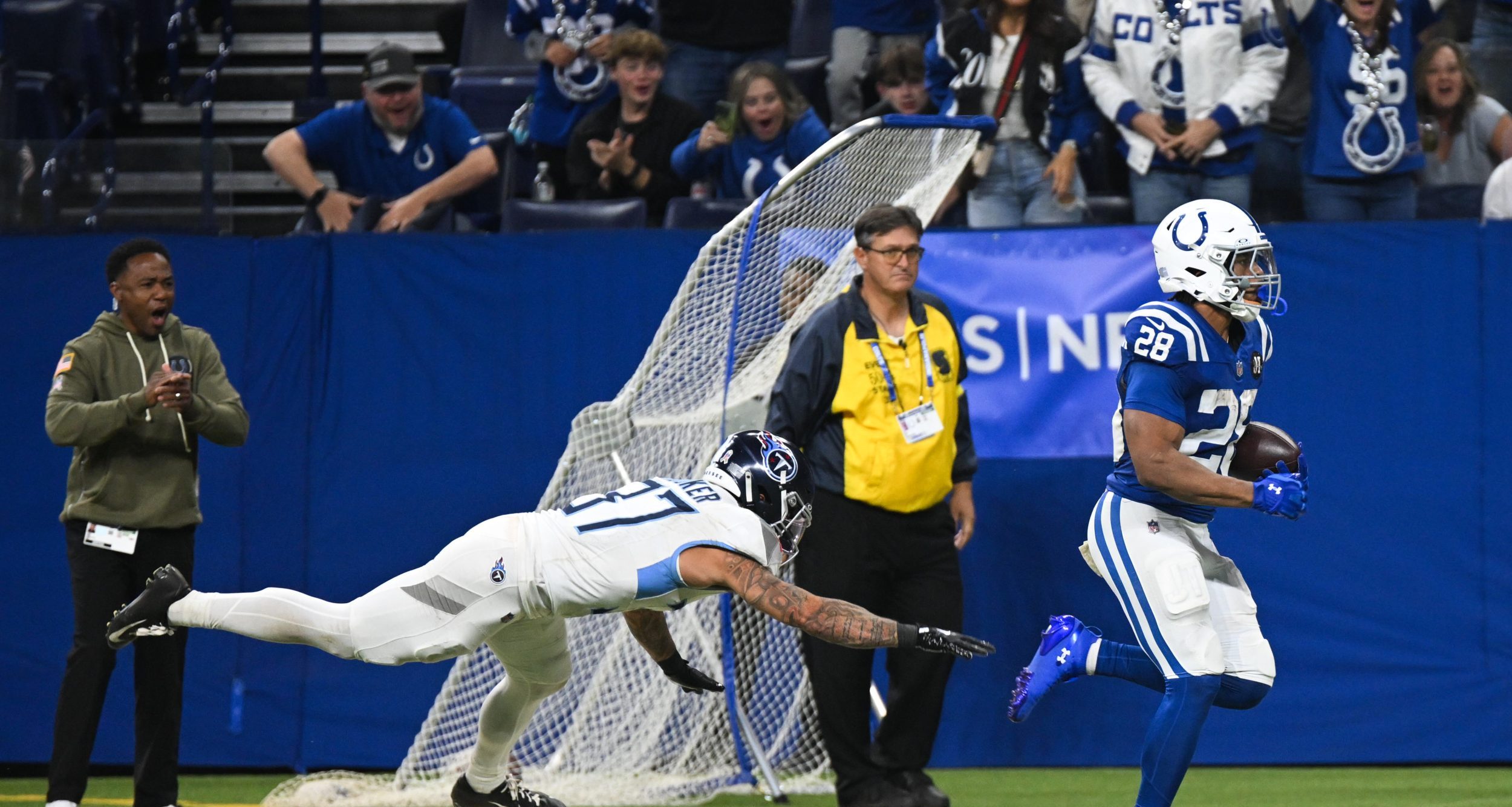 Jim Nantz calls Titans’ effort ‘pretty pathetic’ during Cowboys-Broncos game break