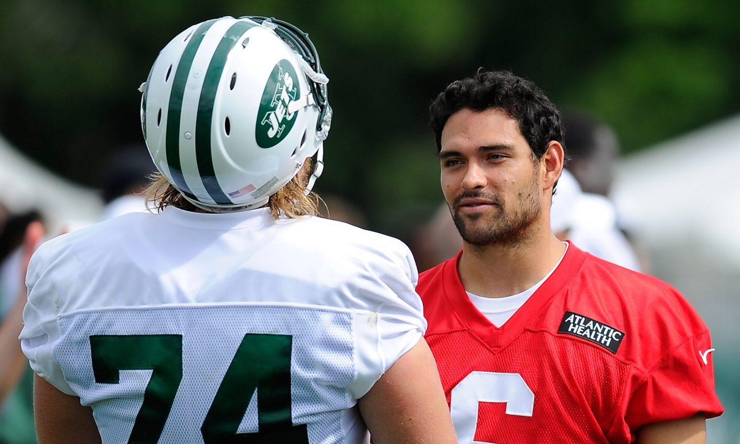Mark Sanchez breaks silences for emotional Nick Mangold tribute