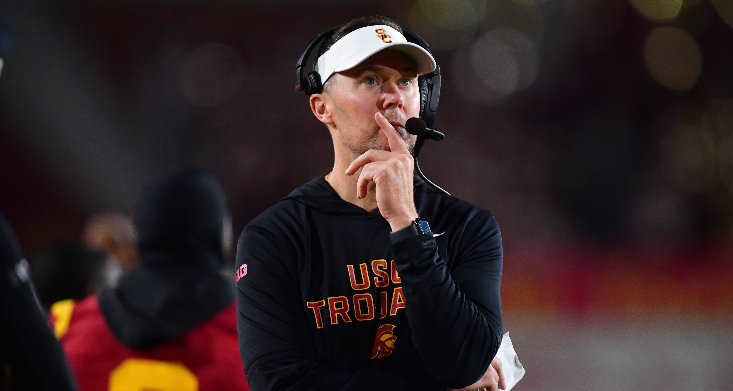 Lincoln Riley calls reporter’s question ‘dumbest’ he’s been asked, tells him to be embarrassed