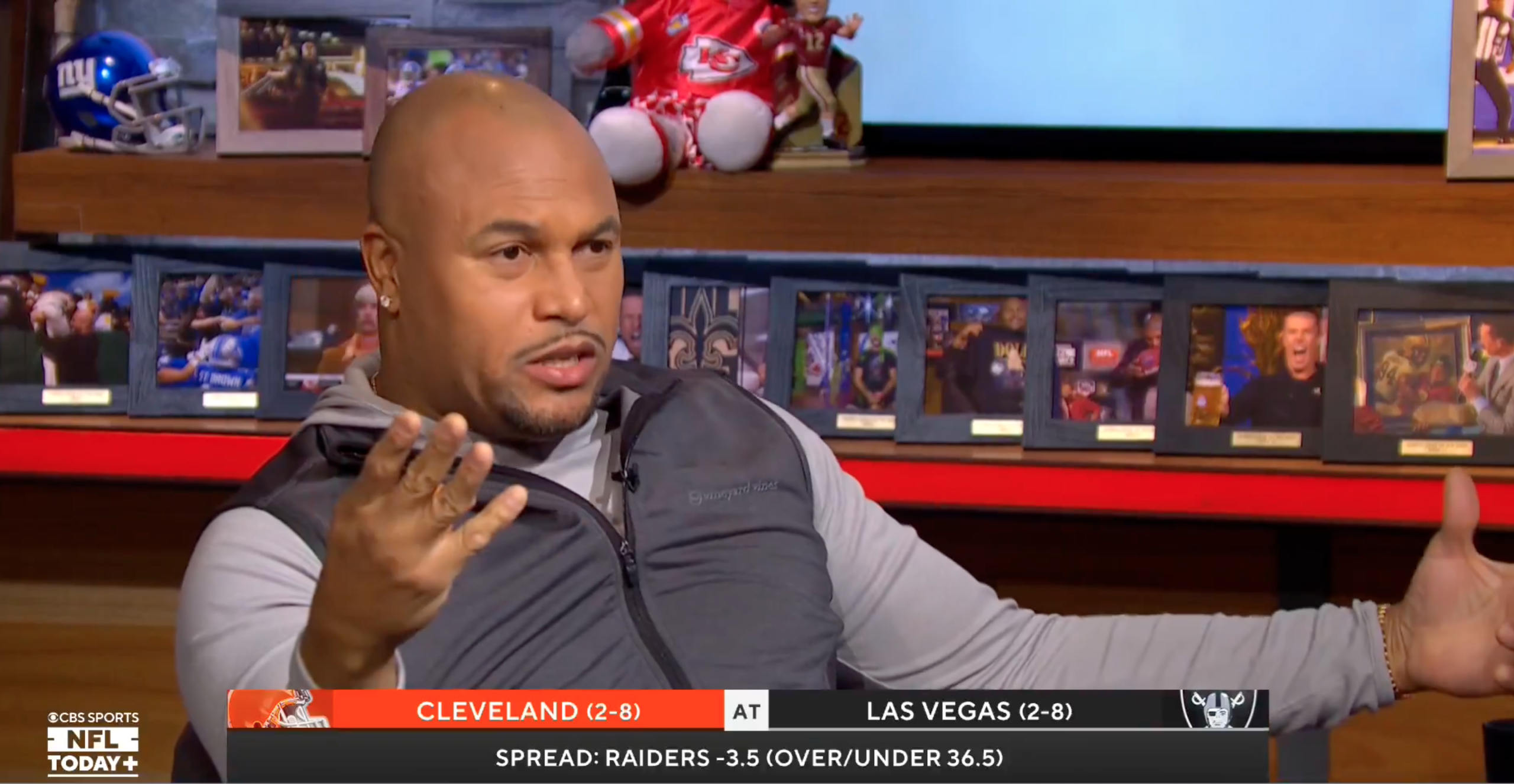 Antonio Pierce: Raiders would have drafted Shedeur Sanders earlier than 5th round if he was still coach