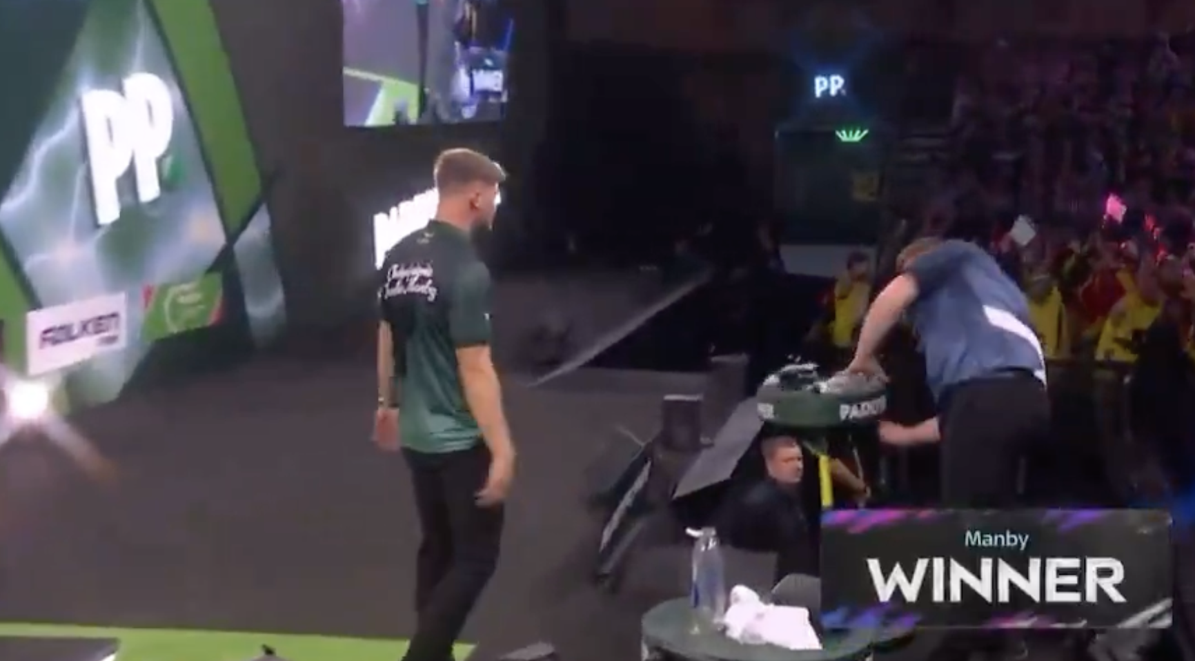 Cameron Menzies darts crashout