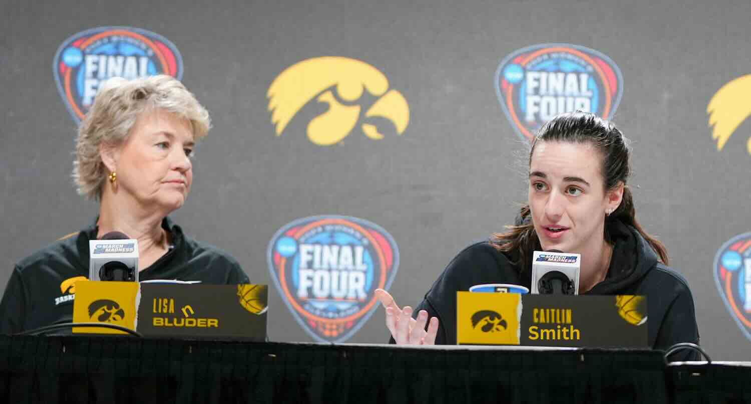 Bruce Pearl namechecks Iowa WBB legends ‘Caitlin Smith’ and ‘Lisa Blunder’ - Awful Announcing